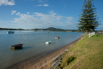 Gnunguru idyllic bay with dinghies