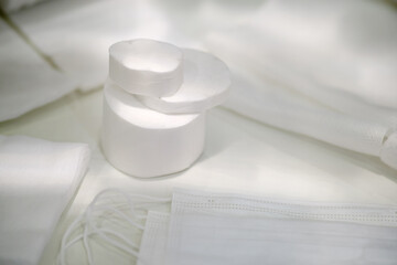 Medical bandages, cotton wool and tampons for wound dressing