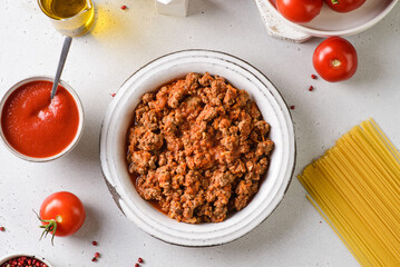 minced meat and tomato bolognese sauce