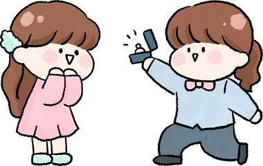 나비넥타이와 정장을 입고 무릎을 꿇어 사랑하는 사람에게 프로포즈하는 여자.