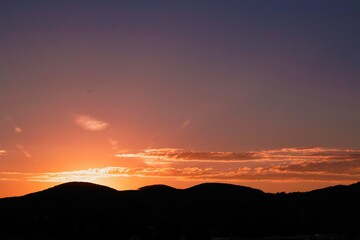Fototapeta premium Sunset Hill Silhouette