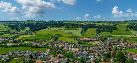Ausblick auf Weiler im Allgäu aus der Luft