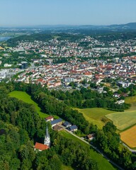 Fototapeta na wymiar Deggendorf in Niederbayern, Tor zum Bayerischen Wald, Ausblick auf die Stadt vom Geiersberg 