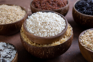 primo piano riso bianco grezzo