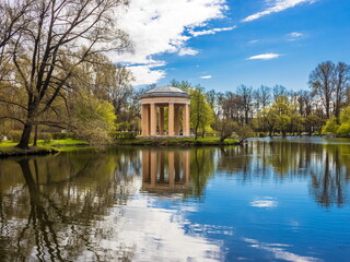 Fototapeta na wymiar Spring landscape of the parks of St. Petersburg. Landmark of the city.