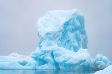 Obraz premium amazing landscape with glaciers and icebergs in summer time