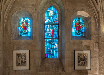 Fototapeta premium Baux-De-Provence, France - 04 21 2023: View inside Church of Saint-Vincent Des Baux in Provence.
