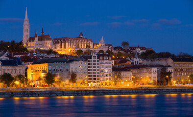 Fototapeta premium Night illumination of Budapest with Matthias Church and Fisherman Bastion in Hungary.