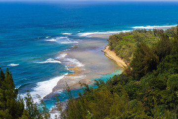 Fototapeta na wymiar The Ke'e Beach Overlook on The Kalalau Trail, Kauai, Hawaii, USA
