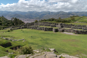Fototapeta na wymiar Sitio arqueologico de Sacsayhuamán
