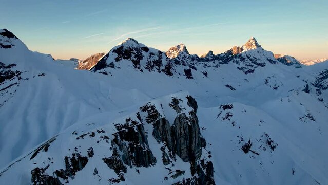 Vue a&eacute;rienne par drone dans le Massif des Aravis, Combloux, Rh&ocirc;ne Alpes, France