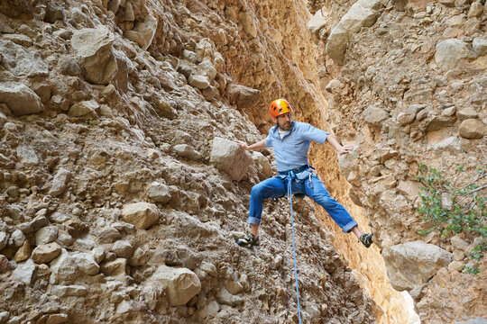 Climbing in the Mallos de Riglos, the peak known as Aguja Roja.