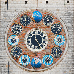 Horloge astronomique tour Zimmer à Lierre