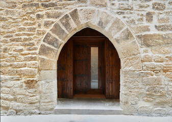 pointed arch at the entrance door 