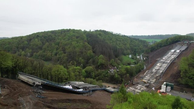  Rahmede Talbr&uuml;cke nach der Sprengung / A 45 Sauerlandlinie / L&uuml;denscheid, Sauerland, NRW