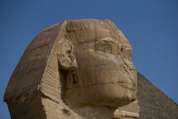 Primo piano della testa della Sfinge nell'altopiano di Giza