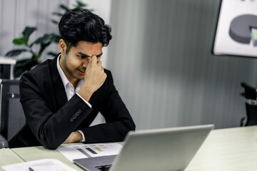 Naklejka premium Because of extended work hours and intense workplace pressure, professional financial analysts become stressed, tired, fatigued, and burned out. Decision-making difficulties, reduced concentration.