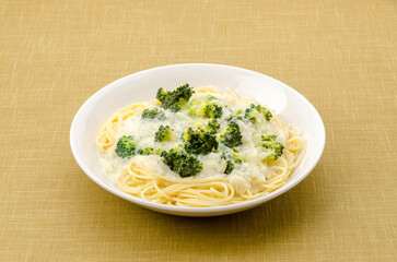 ブロッコリーのクリームパスタ