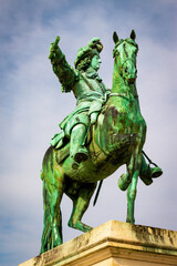 statue of king charles iii