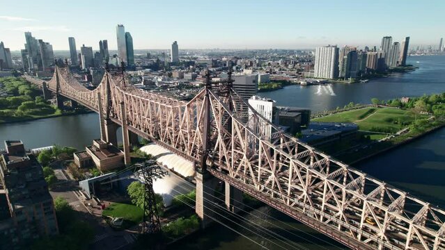 Crispy aerial of NYC's Queensboro Bridge, heading into Queens.