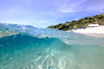 Fototapeta premium wave sea beach transparent underwater background