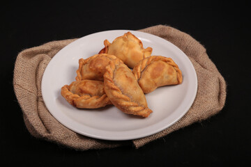 Empanadas de Carne y Pollo