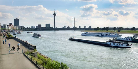 Düsseldorf,  Rhein © janvier