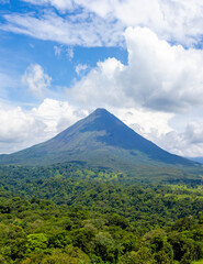 Fototapeta na wymiar Arenal Volcano in Costa Rica