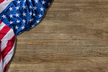 Obraz premium USA flag on old white wall. Horizontal panoramic banner. 3D illustration