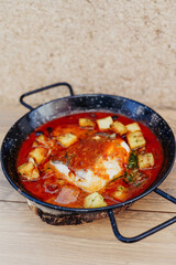 Casuela de bacalao y patatas en salsa