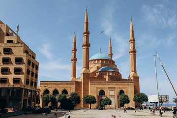 Fototapeta na wymiar Beirut, Lebanon — 24.04.2023: The Mohammad Al-Amin Mosque, a Sunni Muslim mosque located in downtown Beirut.