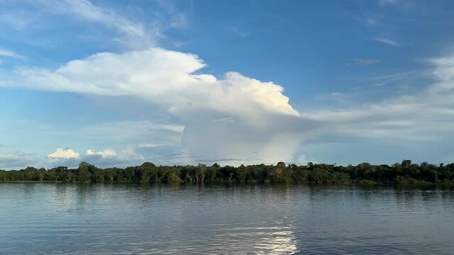 Fahrt auf dem Amazonas