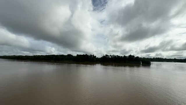 Wolken &uuml;ber dem Amazonas