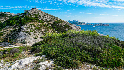 Fototapeta na wymiar Le parc national des Calanques entre Marseille et Cassis
