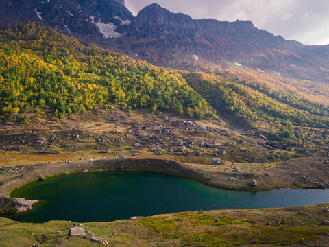 Spoon Lake, Shounter valley; its an adventurous 3.5 hours journey from kel, its a spoon shaped magnificent natural lake, just beneath Hari parbat (The mountain that never surrendered to anyone).