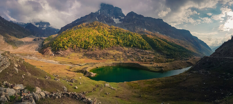 Spoon Lake, Shounter valley; its an adventurous 3.5 hours journey from kel, its a spoon shaped magnificent natural lake, just beneath Hari parbat (The mountain that never surrendered to anyone).