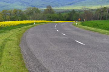 Słowackie drogi w górach i natura. © Adam Sadlak