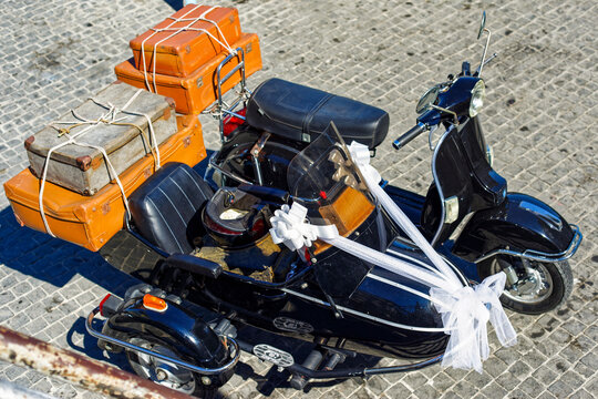transform&eacute; en side-car d&eacute;cor&eacute; pour un mariage