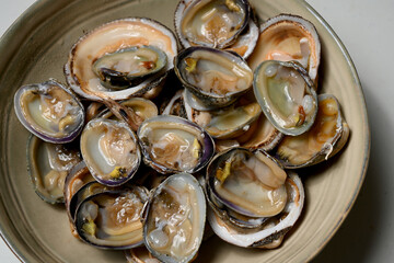 clams and clams to make a seafood platter