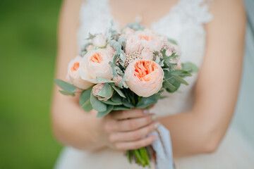 bride holding bouquet