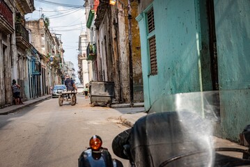 La Habana Cuba, ciudad turística destruida por el regimen comunista.