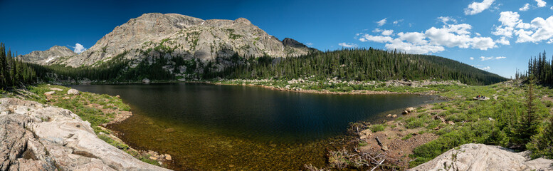 Fototapeta na wymiar Pear Lake Panorama in Rocky Mountains