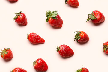 Fototapeta na wymiar Fresh strawberries on pink background