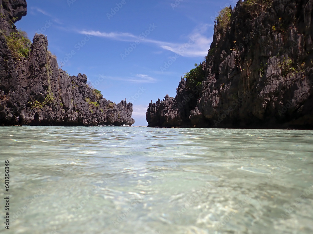 Wall mural hidden lagoon at the archipelago of el nido