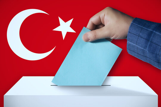 Voting for Republic of T&uuml;rkiye elections illustration