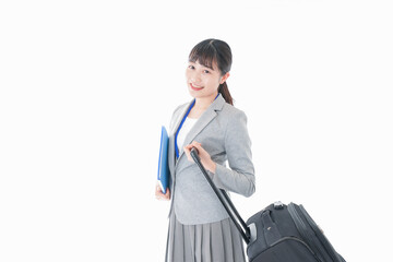 出張に行く若いビジネスウーマン