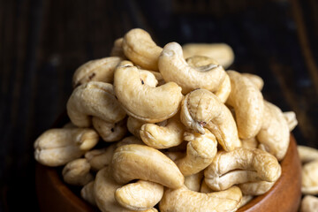 ready to eat and peeled cashew nuts