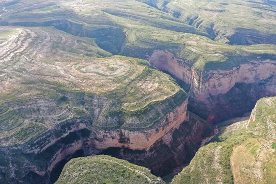 Ca&ntilde;ones del parque nacional Toro toro. Bolivia 