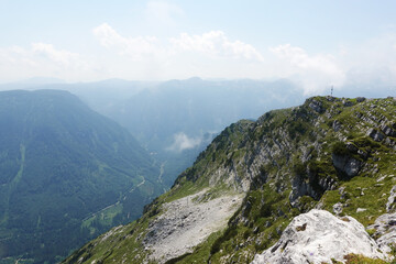 Fototapeta premium The view of Hallstatt lake from Krippenstein mountain, Hallstatt, Austria
