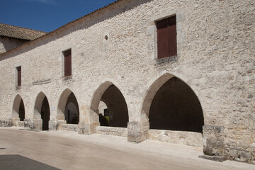 Obraz premium Les arcades de la mairie de Castlllonès (Lot-et-Garonne)